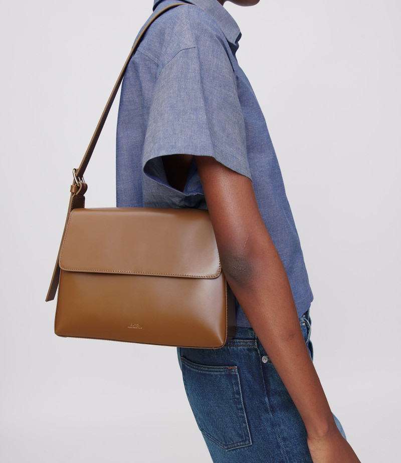 A.P.C. VIRGINIE FLAP BAG outlook