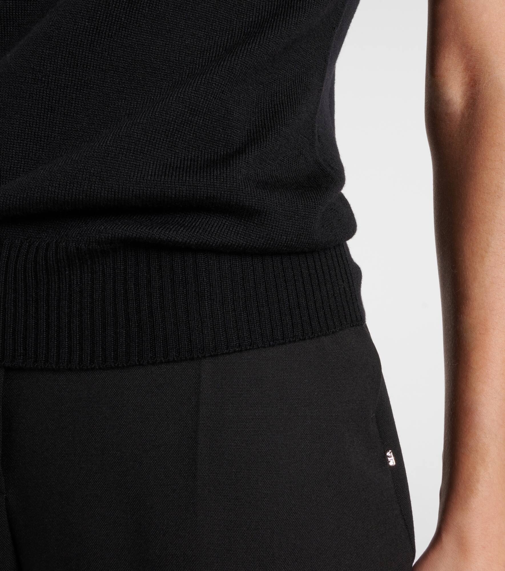 Vertigo knitted virgin wool top - 5