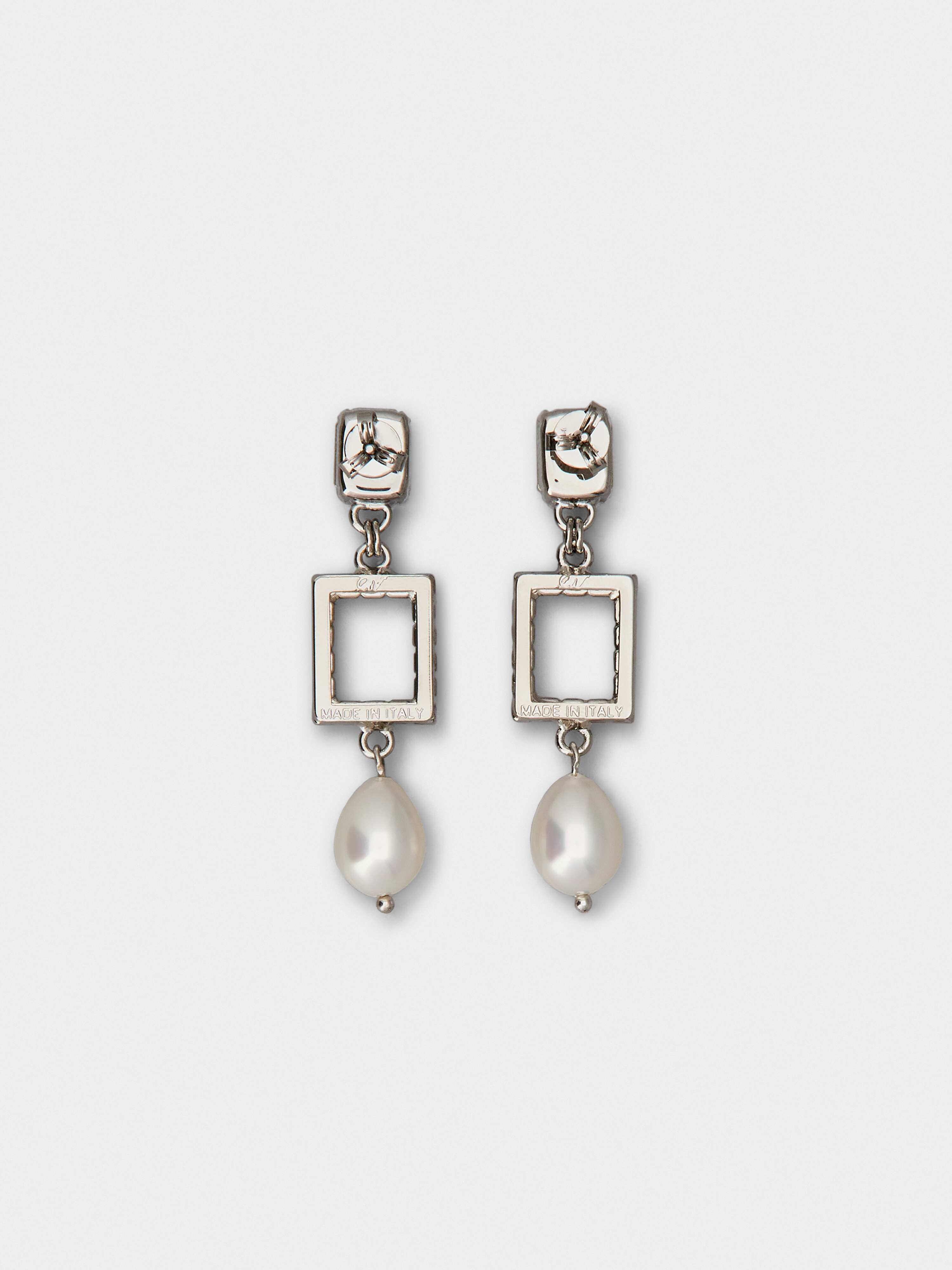 Buckle and Pearl Earrings - 3