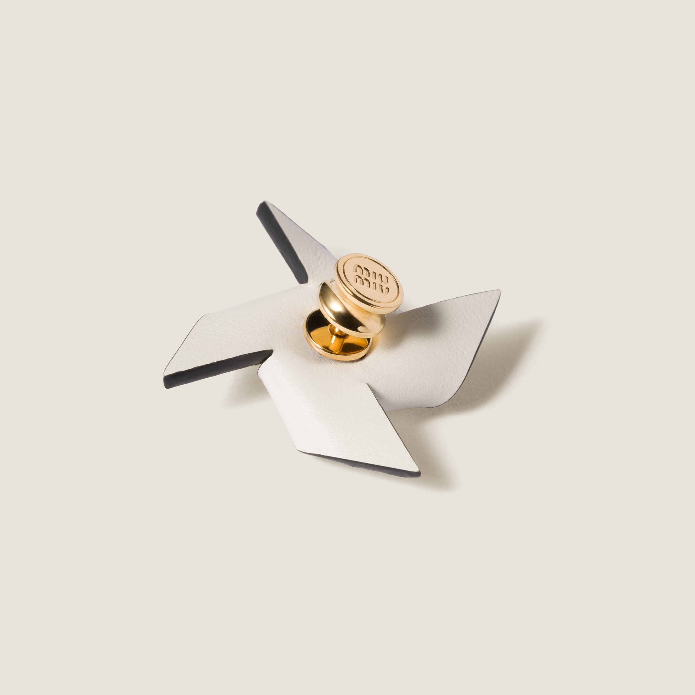 Leather pinwheel brooch - 3