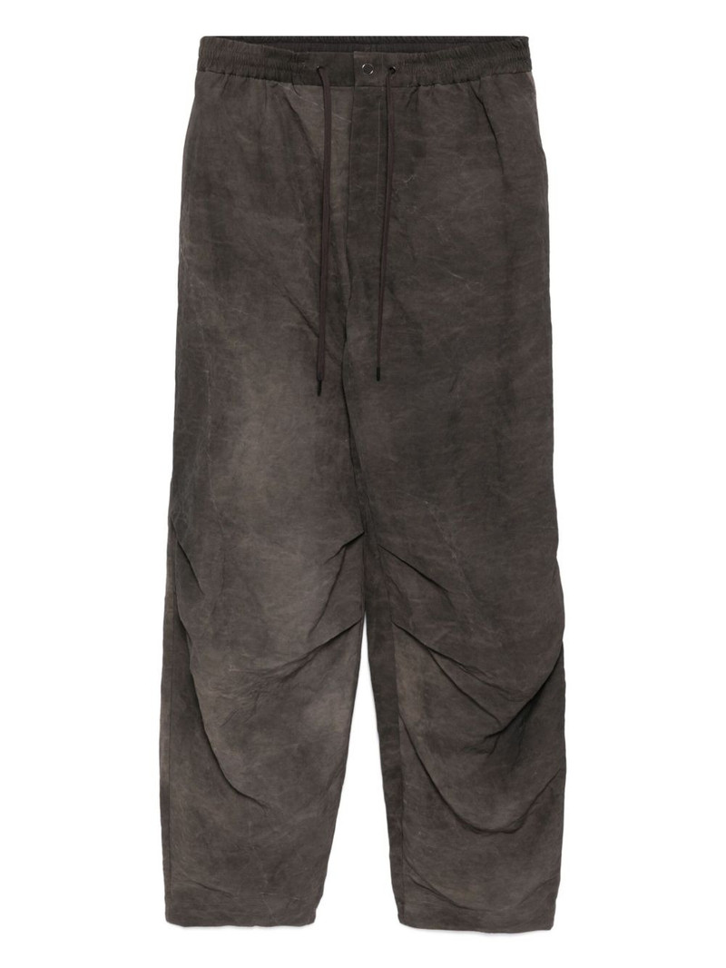 loose-fit trousers 1