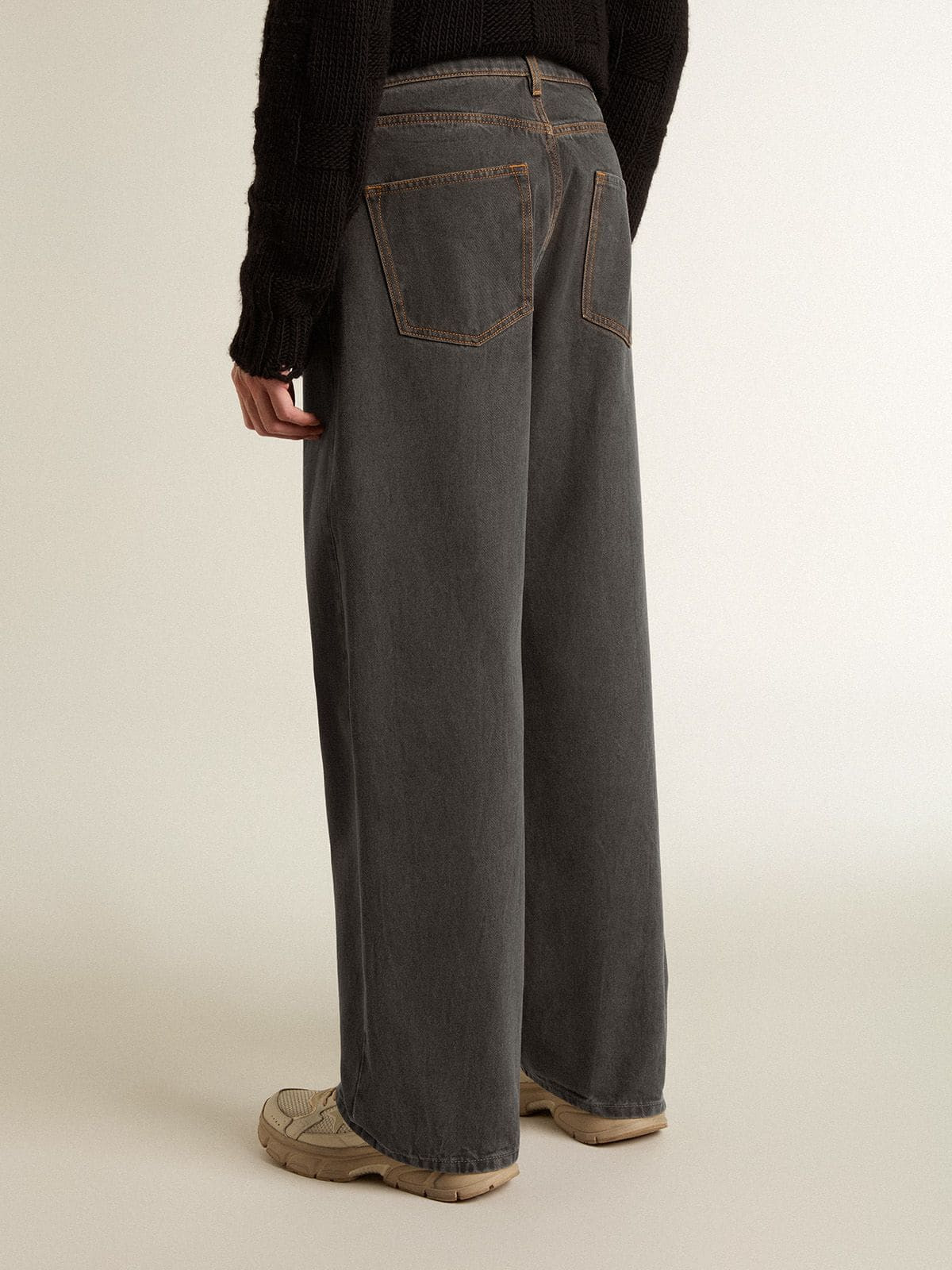 Men's dark gray jeans in twist crease-wash denim - 4