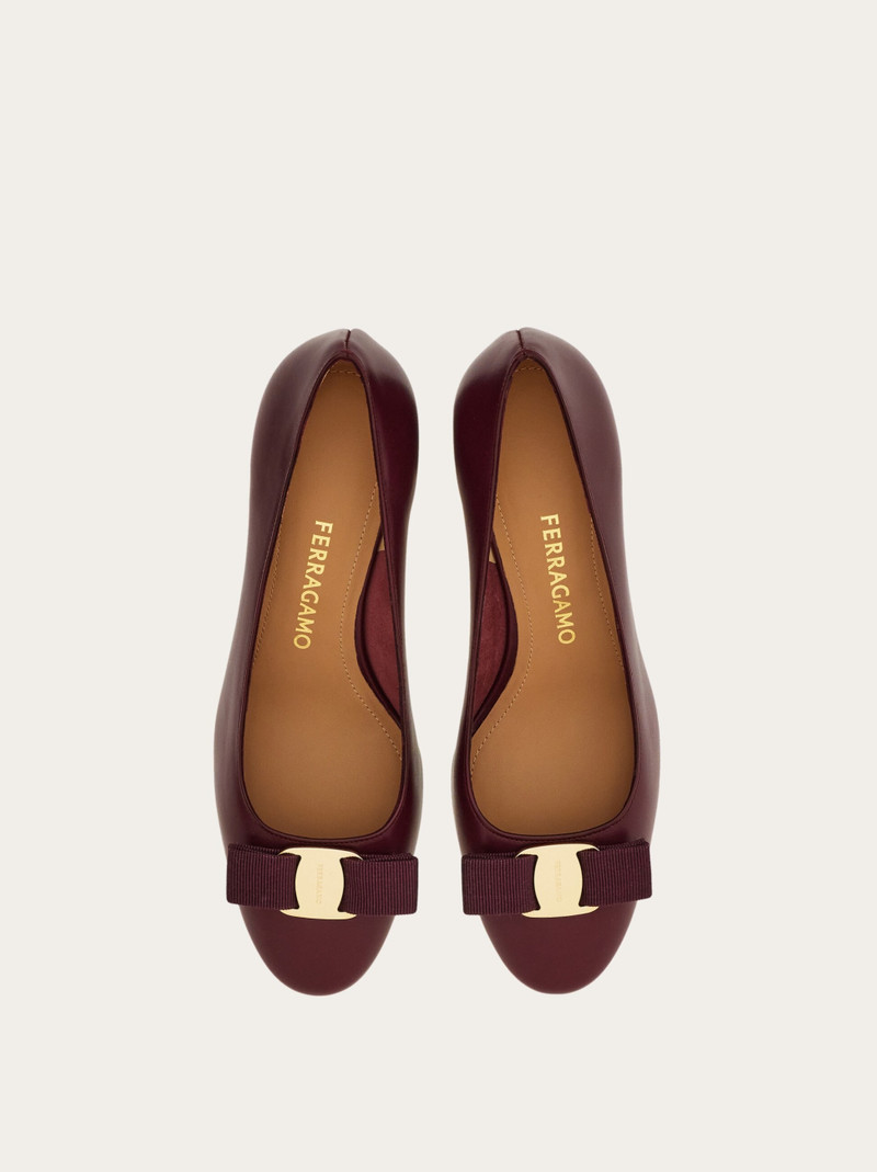 FERRAGAMO Vara bow block heel pump outlook