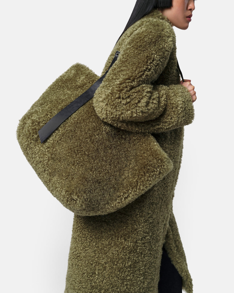 APPARIS ESTI TOTE outlook