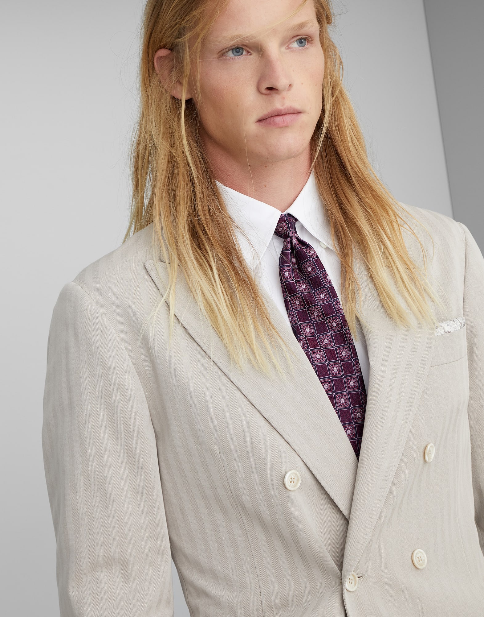 Silk tie with geometric design - 3