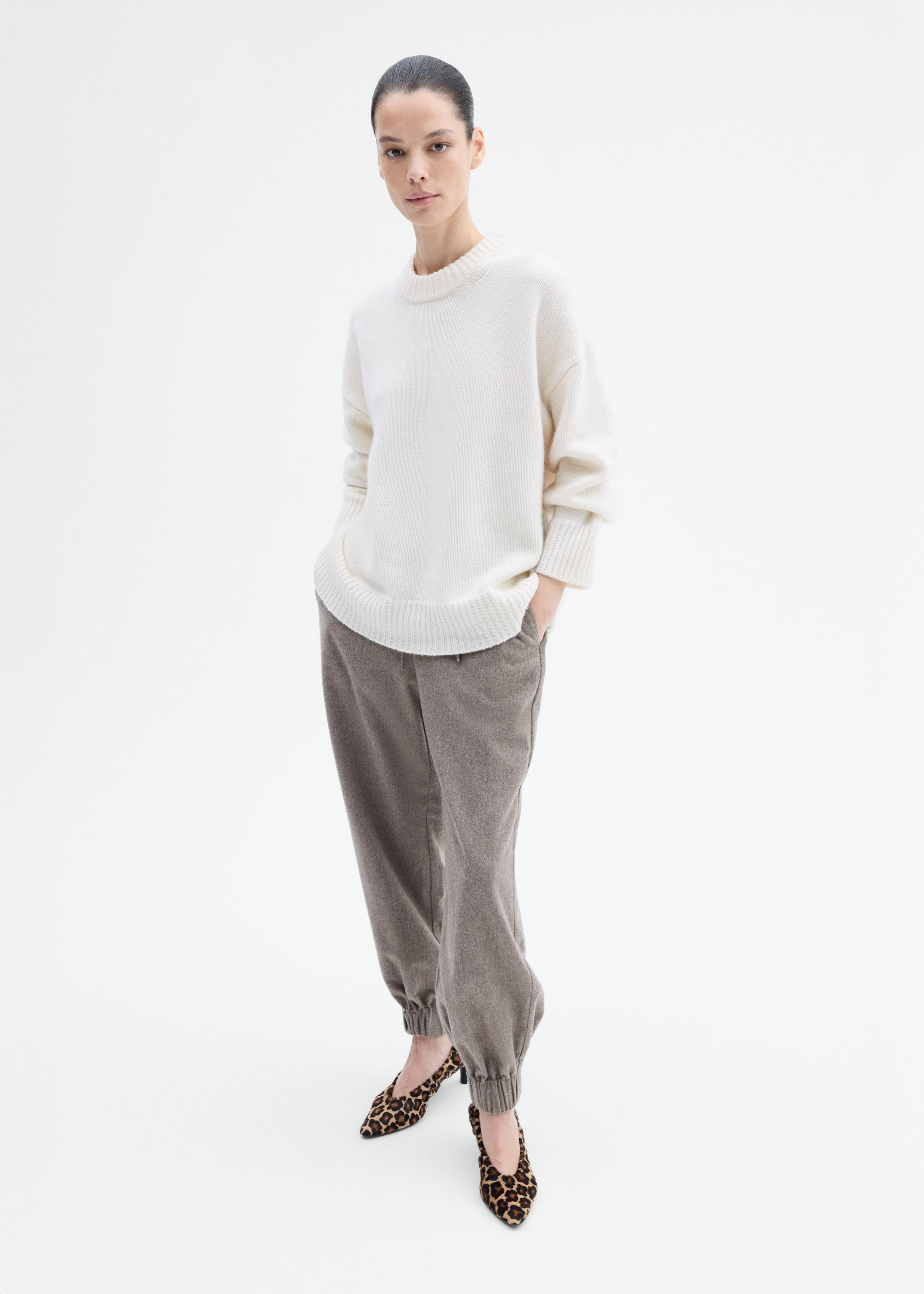 Boyfriend Crew Sweater in Wool Cashmere - 4