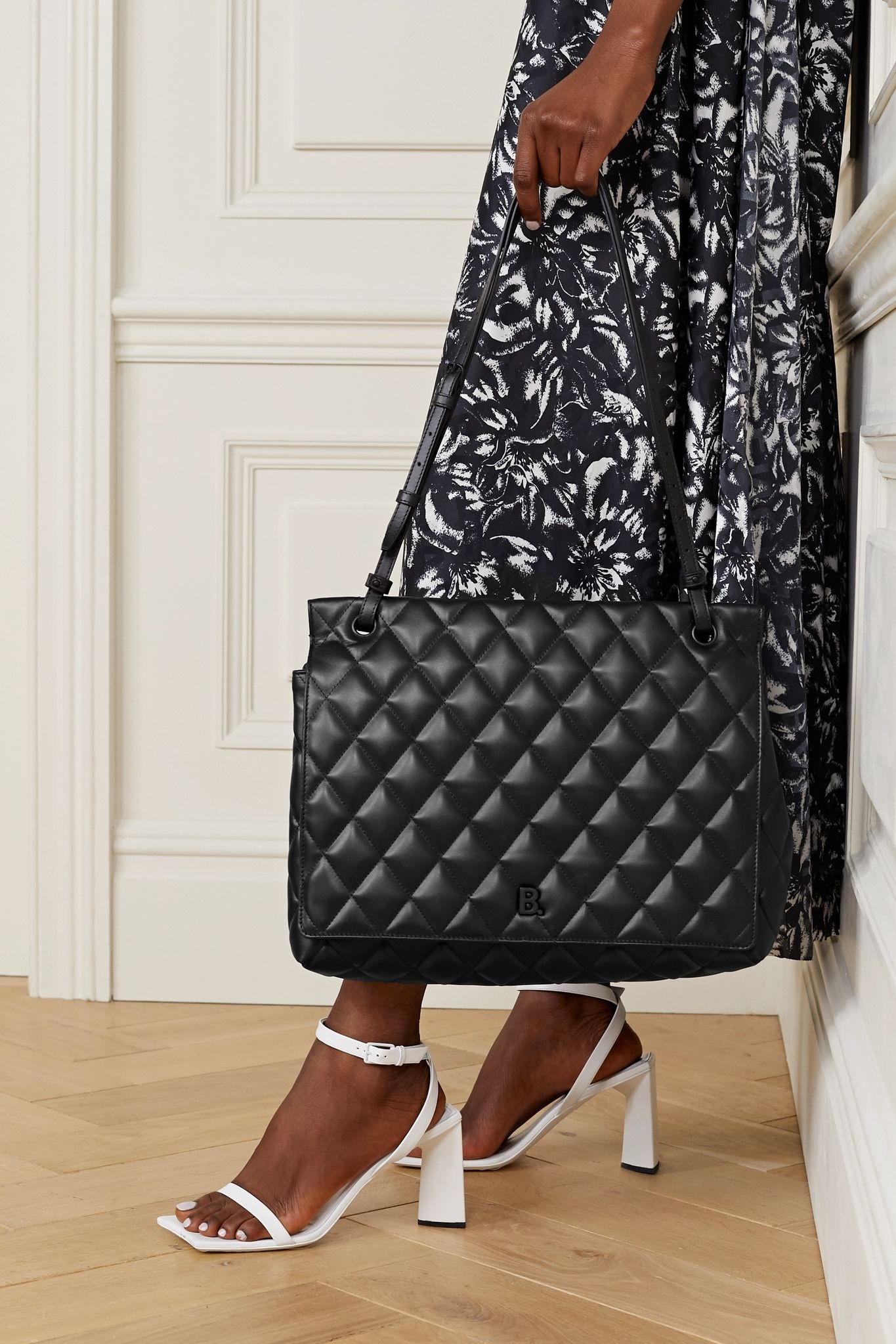 Touch quilted leather shoulder bag - 2