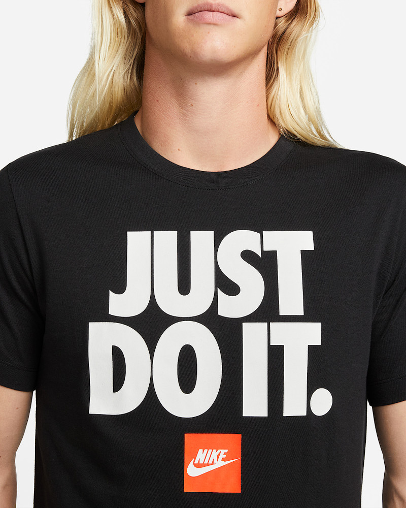 Nike Sportswear Men's T-Shirt 3
