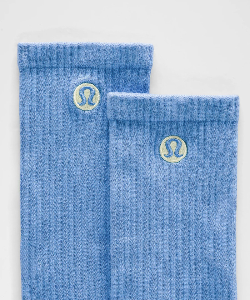 lululemon Unisex Daily Essential Crew Socks outlook