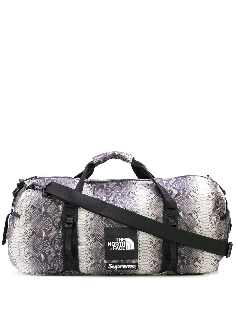 x The North Face holdall bag 1