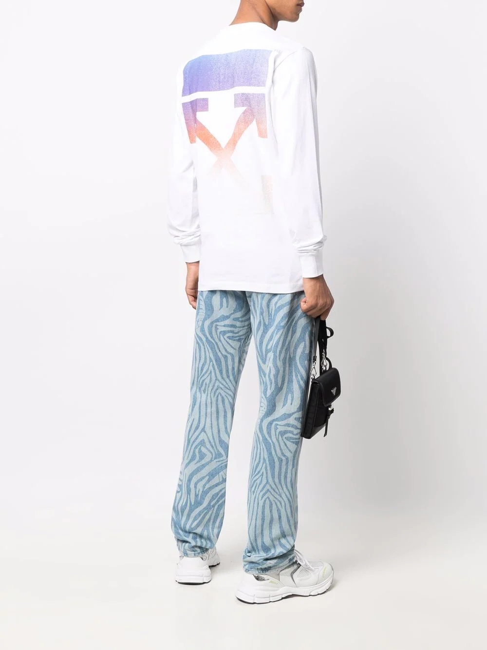 gradient Arrows-motif longsleeved T-shirt - 2