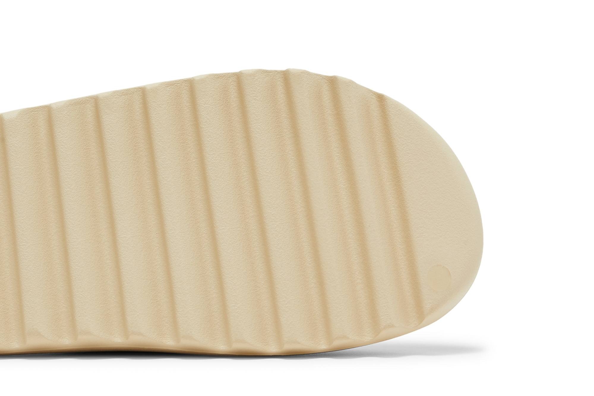 Yeezy Slides 'Bone' 2022 Re-Release - 5