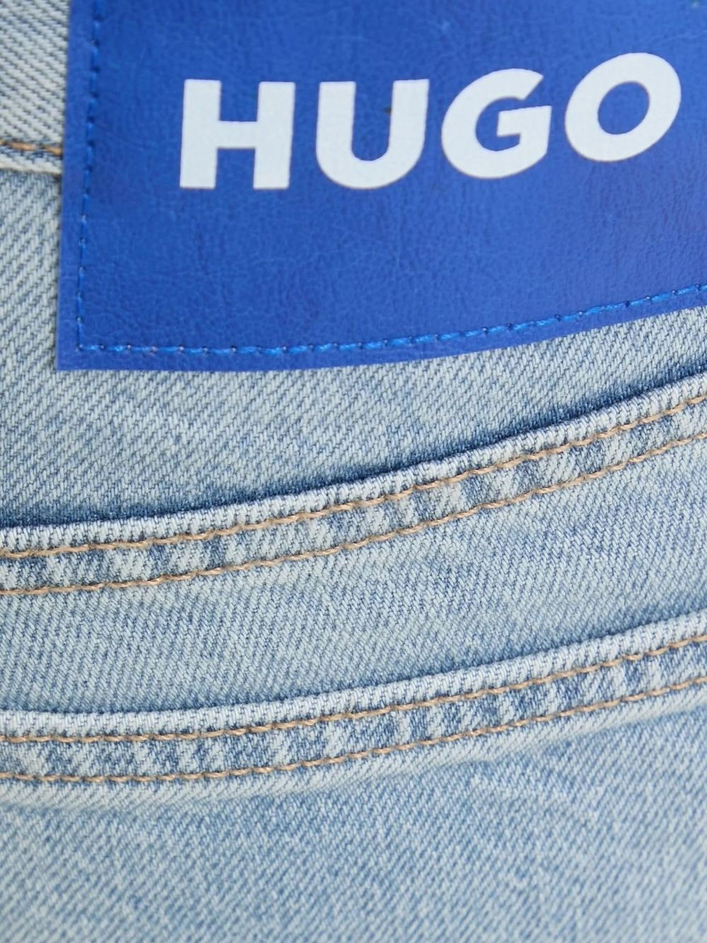 light-wash jeans - 3