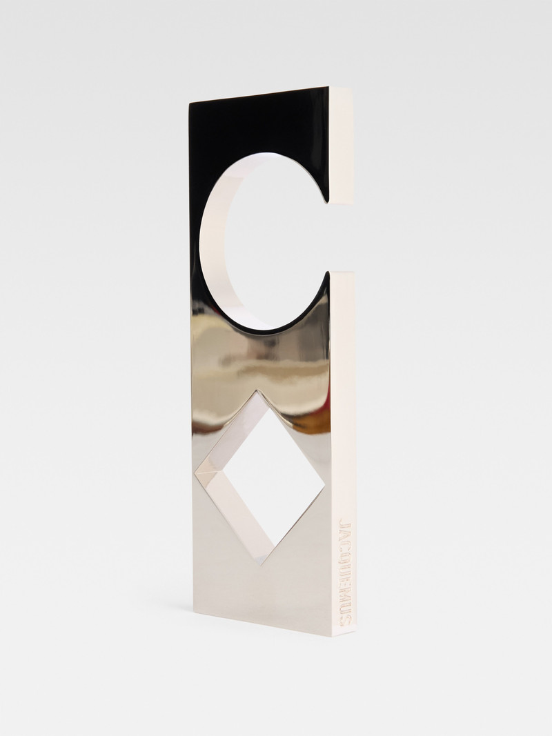 JACQUEMUS The bottle opener outlook