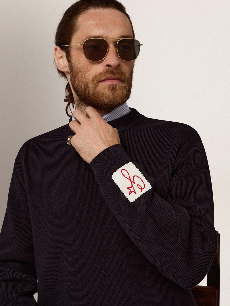 Aviator sunglasses with gold frame and green lenses 4