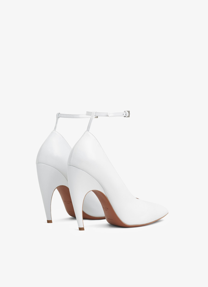 Alaïa SHARK PUMPS IN CALFSKIN outlook