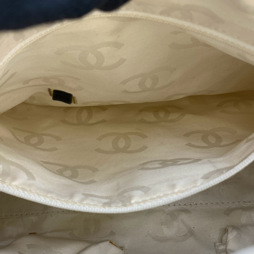 Chanel No.9 White Stitch CC Handbag - 17
