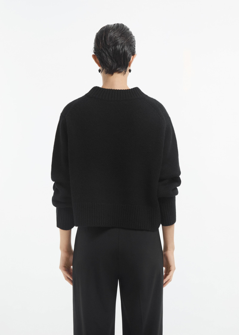 Cropped Oversized Sweater in Cashmere 4