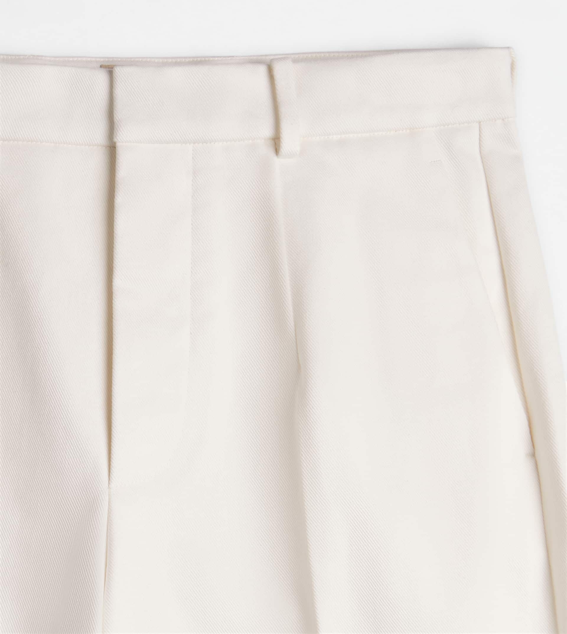 BERMUDA SHORTS - WHITE - 3