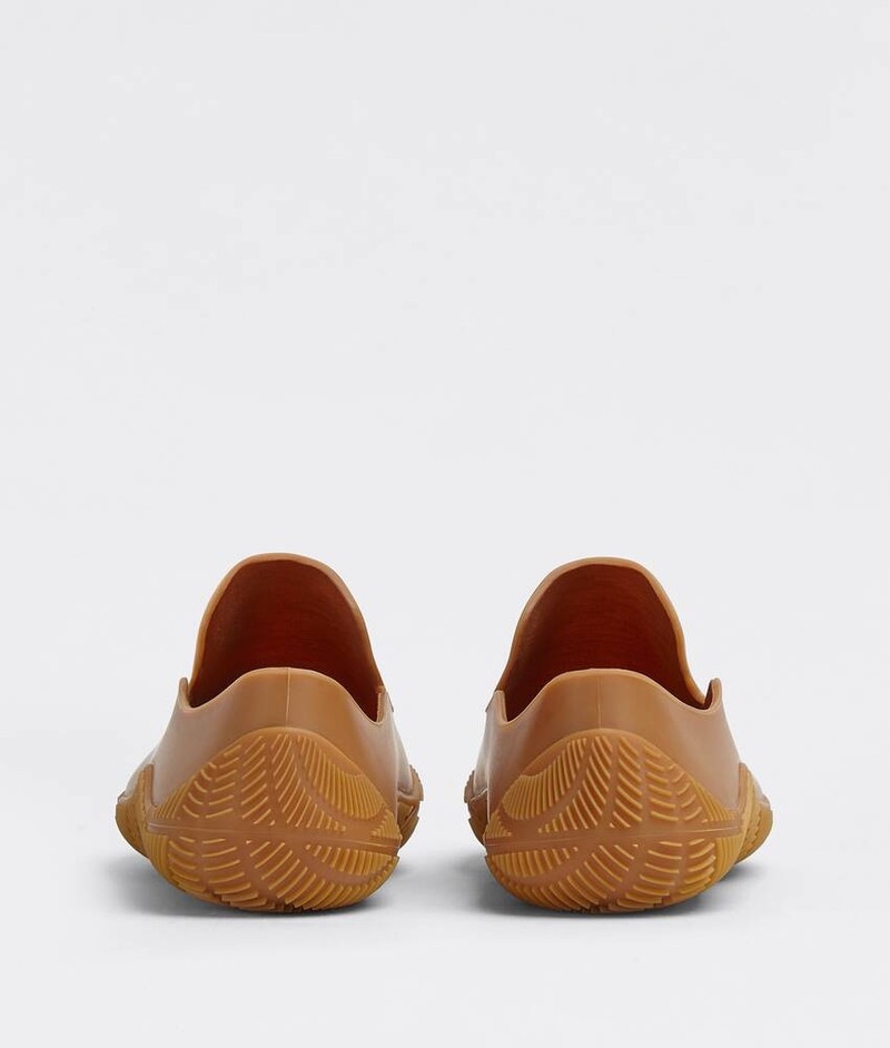 Bottega Veneta climber outlook