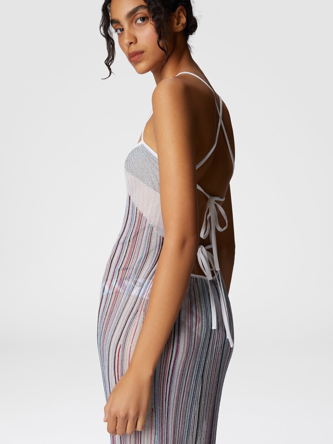 Long cover-up with straight neckline and open back - 5
