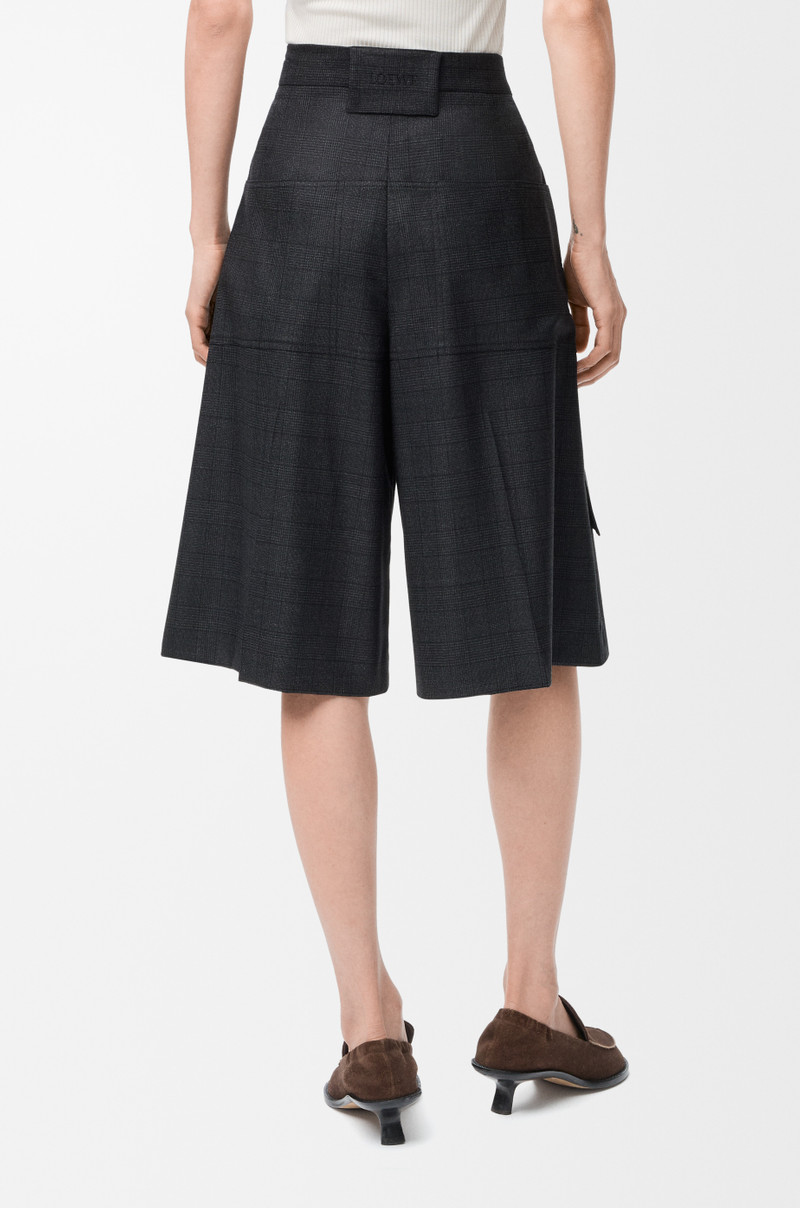 Cargo shorts in wool 4
