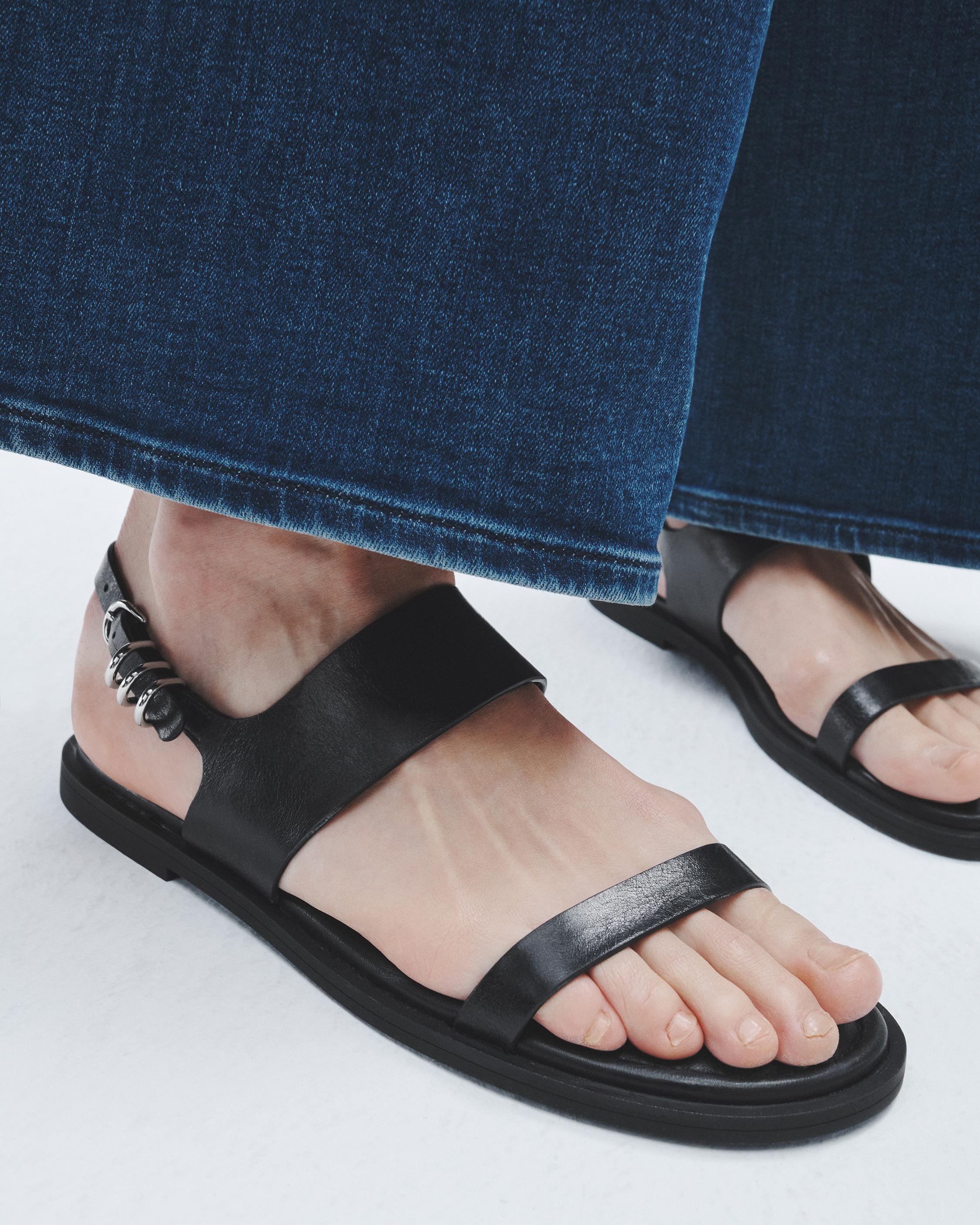 Geo Sandal - Leather
Flat Sandal - 2
