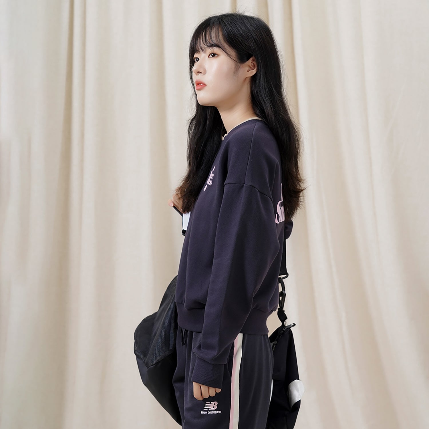 (WMNS) New Balance Athletics 70s Crewneck Sweatshirt 'Black Pink' AWT23552-PHM - 7