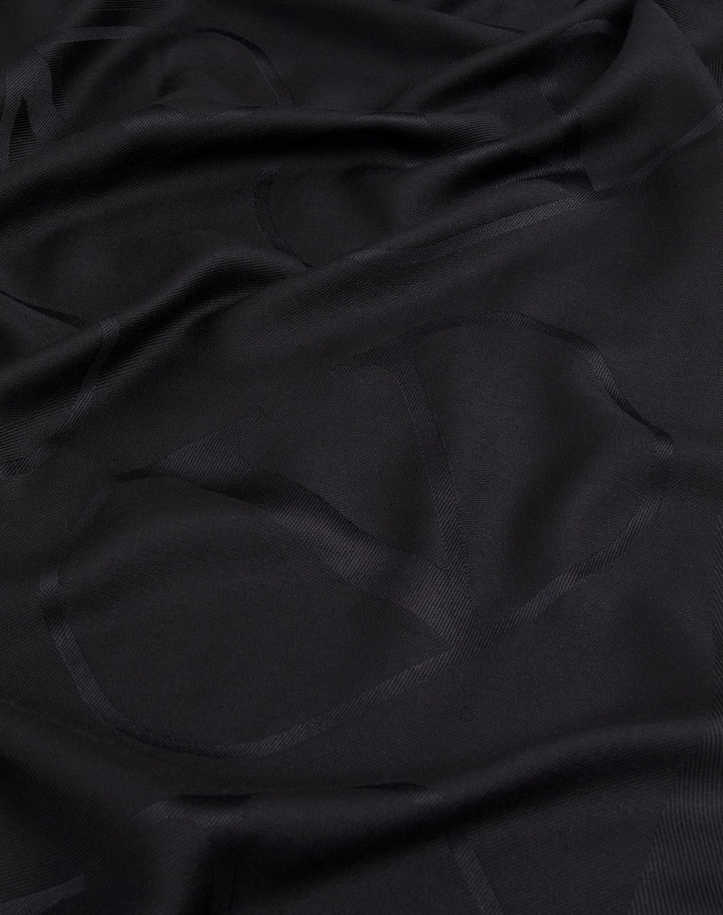 Valentino VLOGO SIGNATURE JACQUARD SHAWL IN SILK AND WOOL 140X140 CM outlook