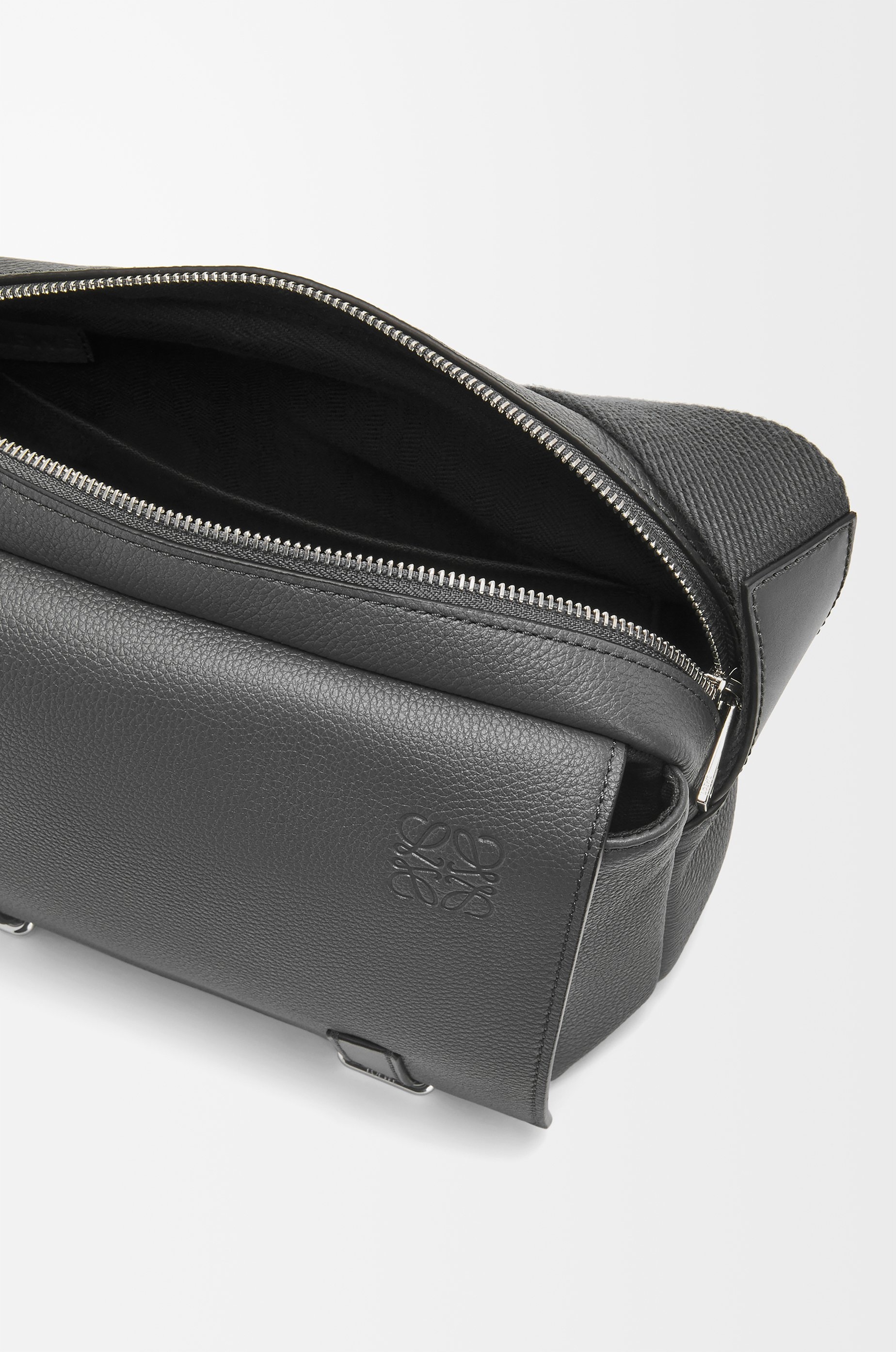 XS Military messenger bag in soft grained calfskin - 3