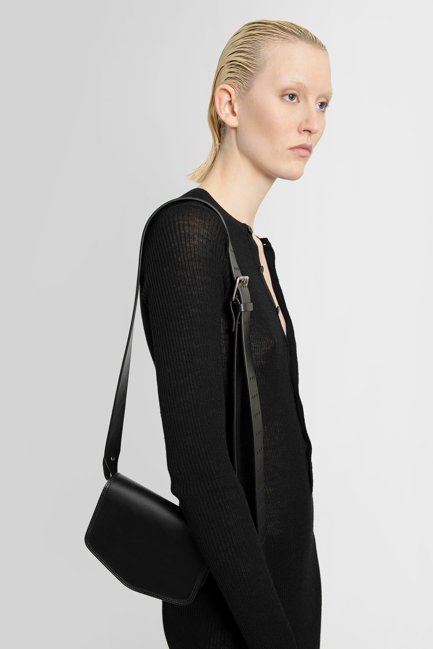 ANN DEMEULEMEESTER WOMAN BLACK SHOULDER BAGS - 5