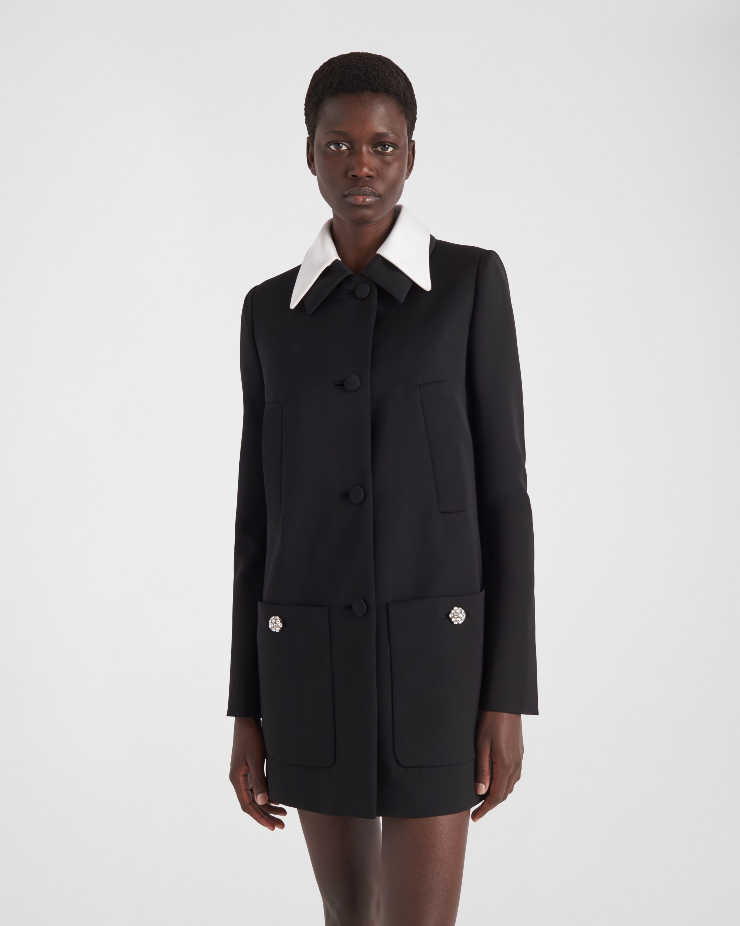 Singled-breasted wool sateen coat with collar - 4