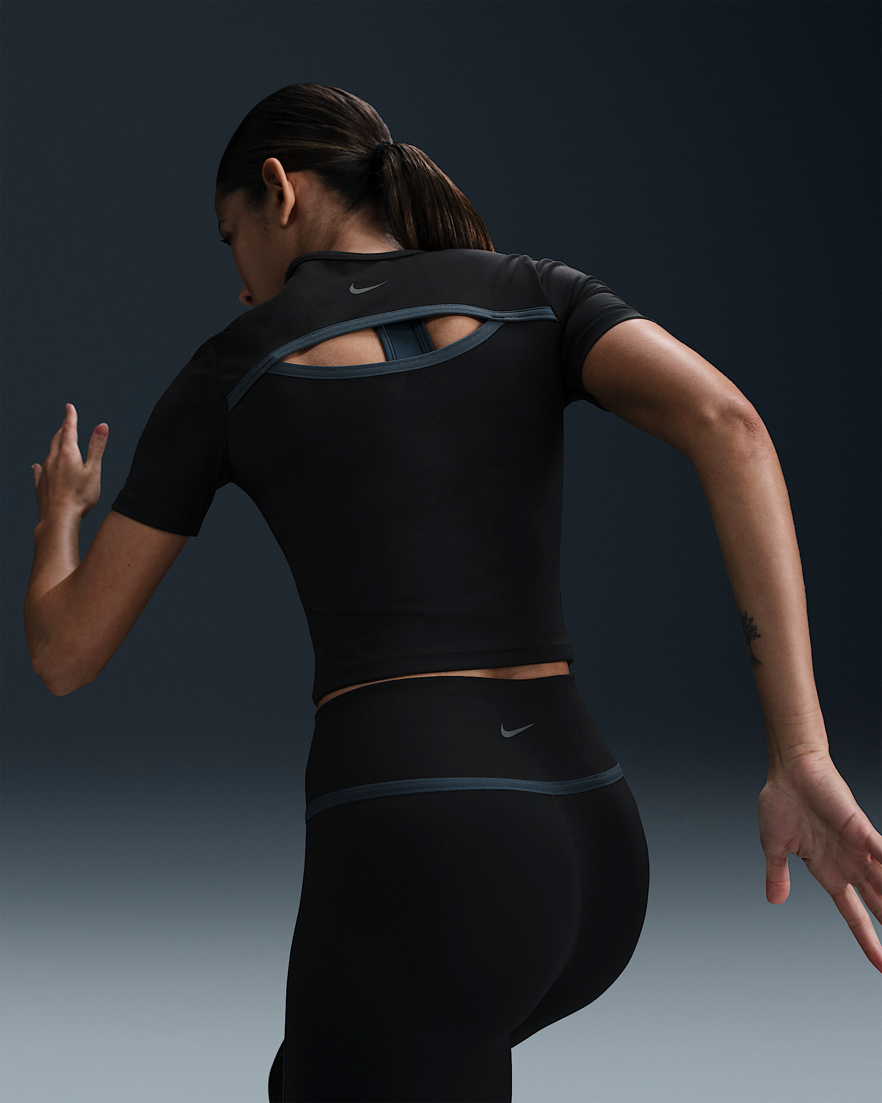Nike One Fitted Women's Dri-FIT Short-Sleeve Top - 3