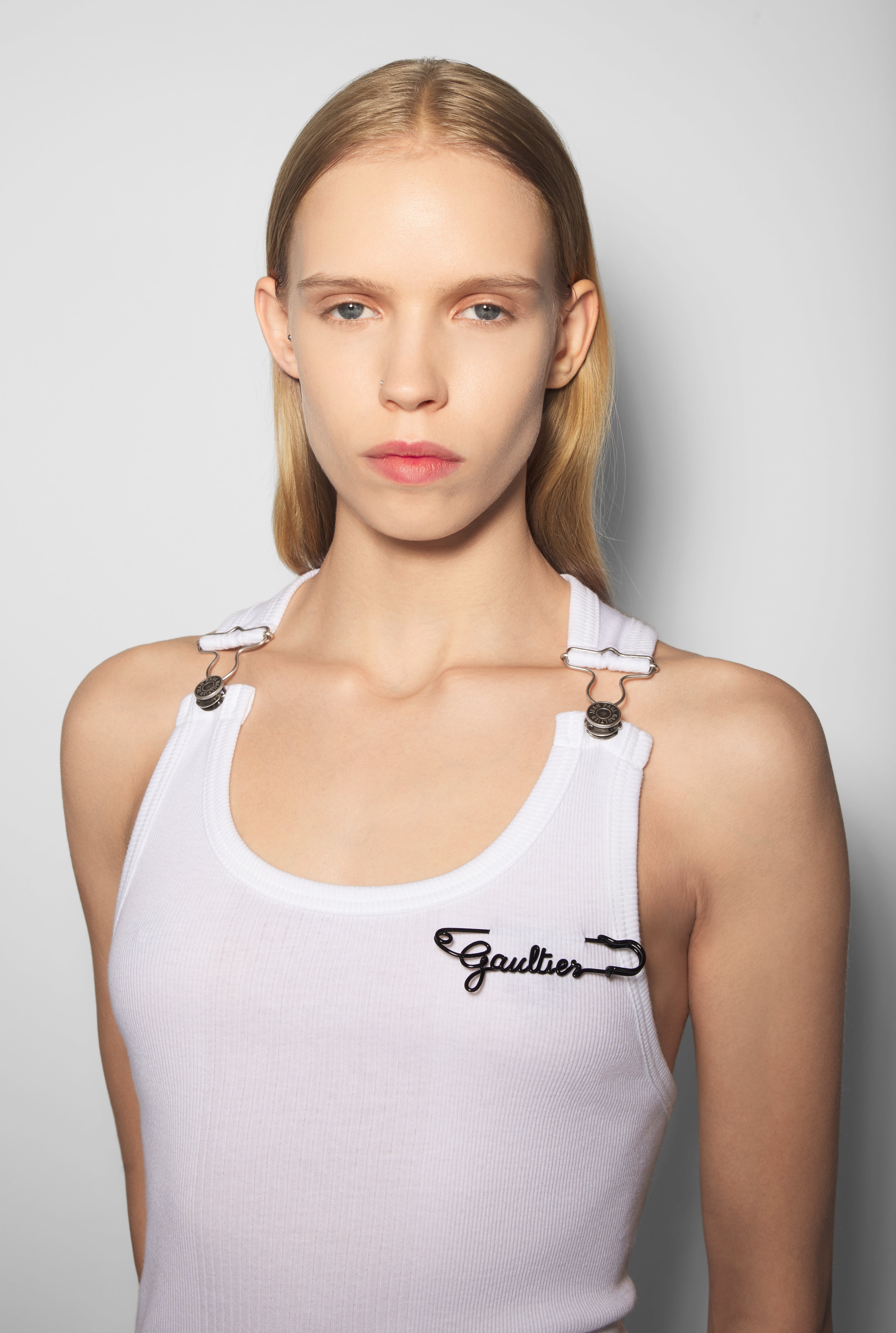 THE BLACK GAULTIER BROOCH - 3