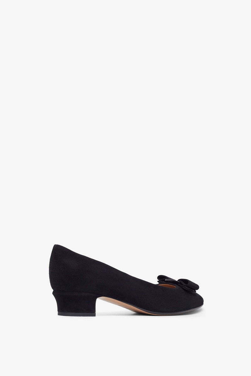 FERRAGAMO Vara 2.0 black suede pumps outlook