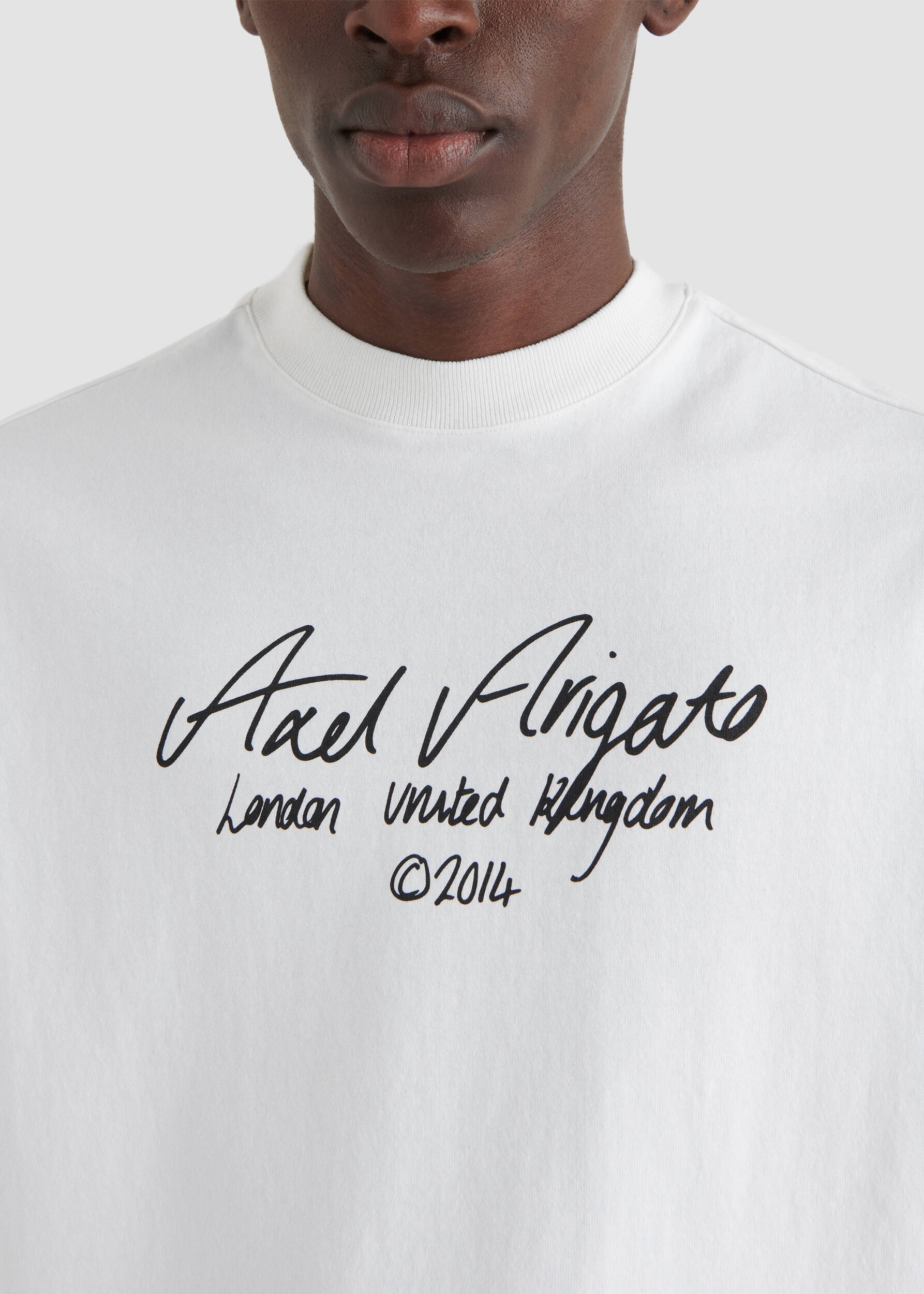 Essential T-Shirt - 5