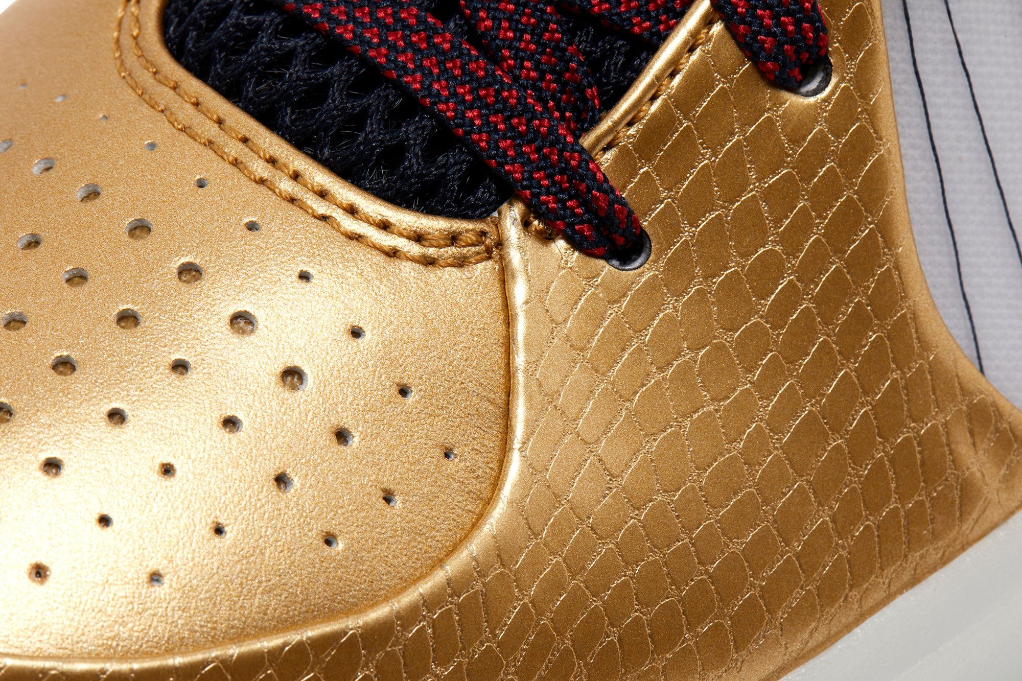 Nike Zoom Kobe Protro 'Gold Medal' 2024 goat REVERSIBLE