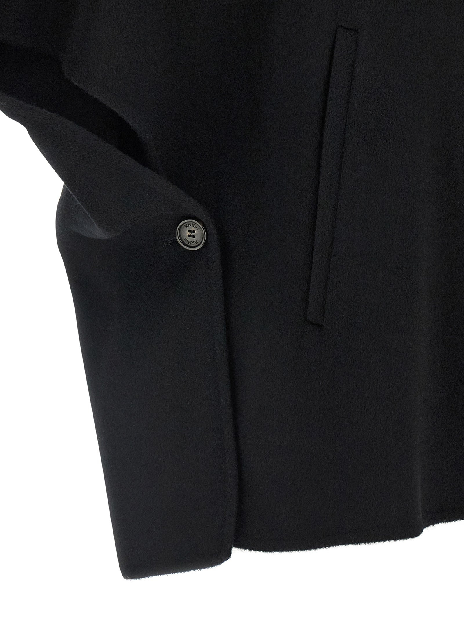 Derrik Capes Black - 4
