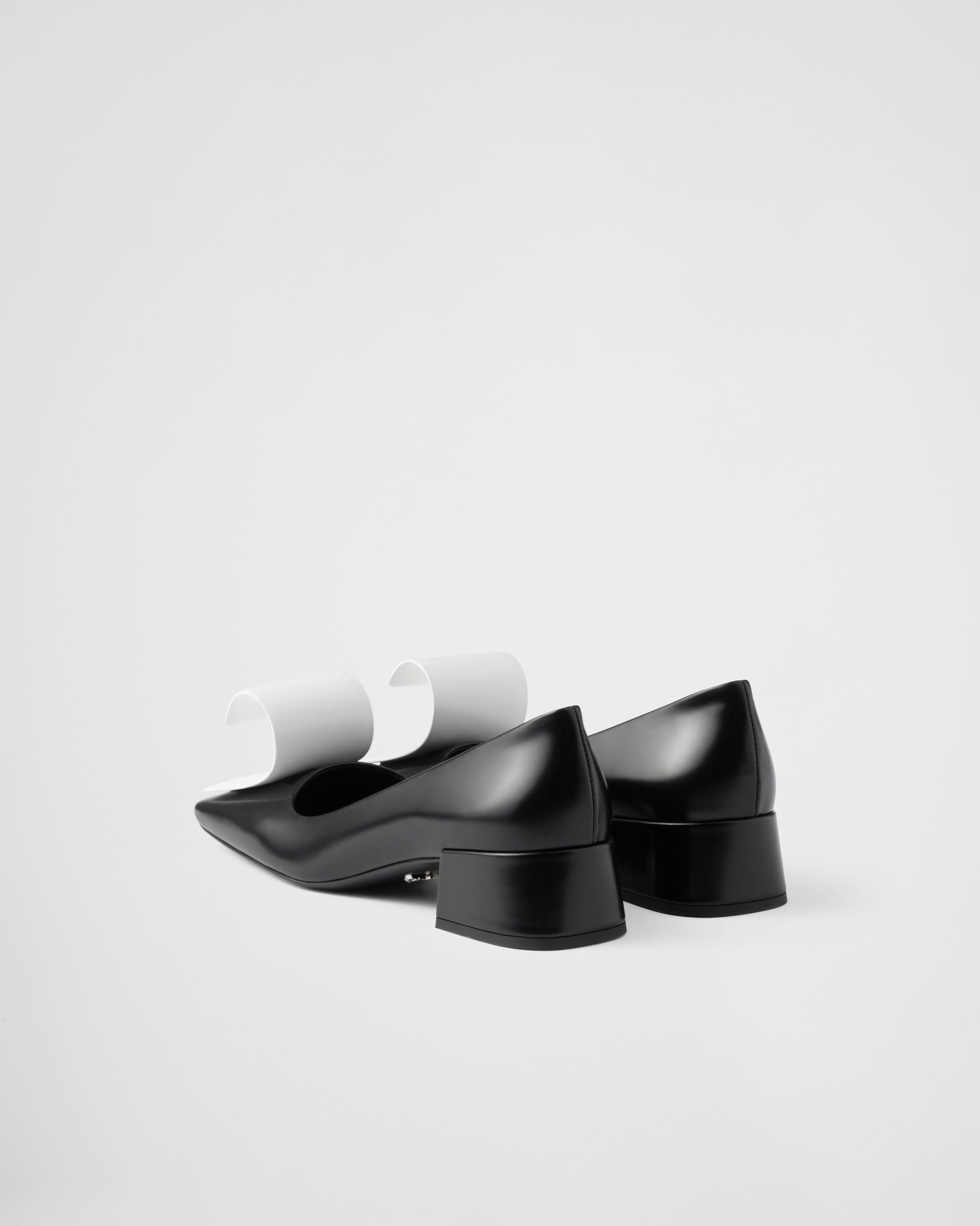 Two-tone brushed leather pumps - 4