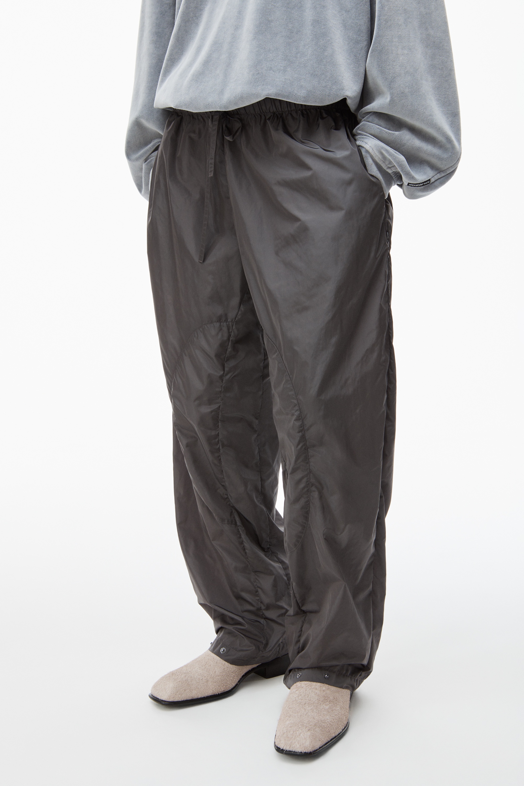 articulated track pant in crisp nylon - 3
