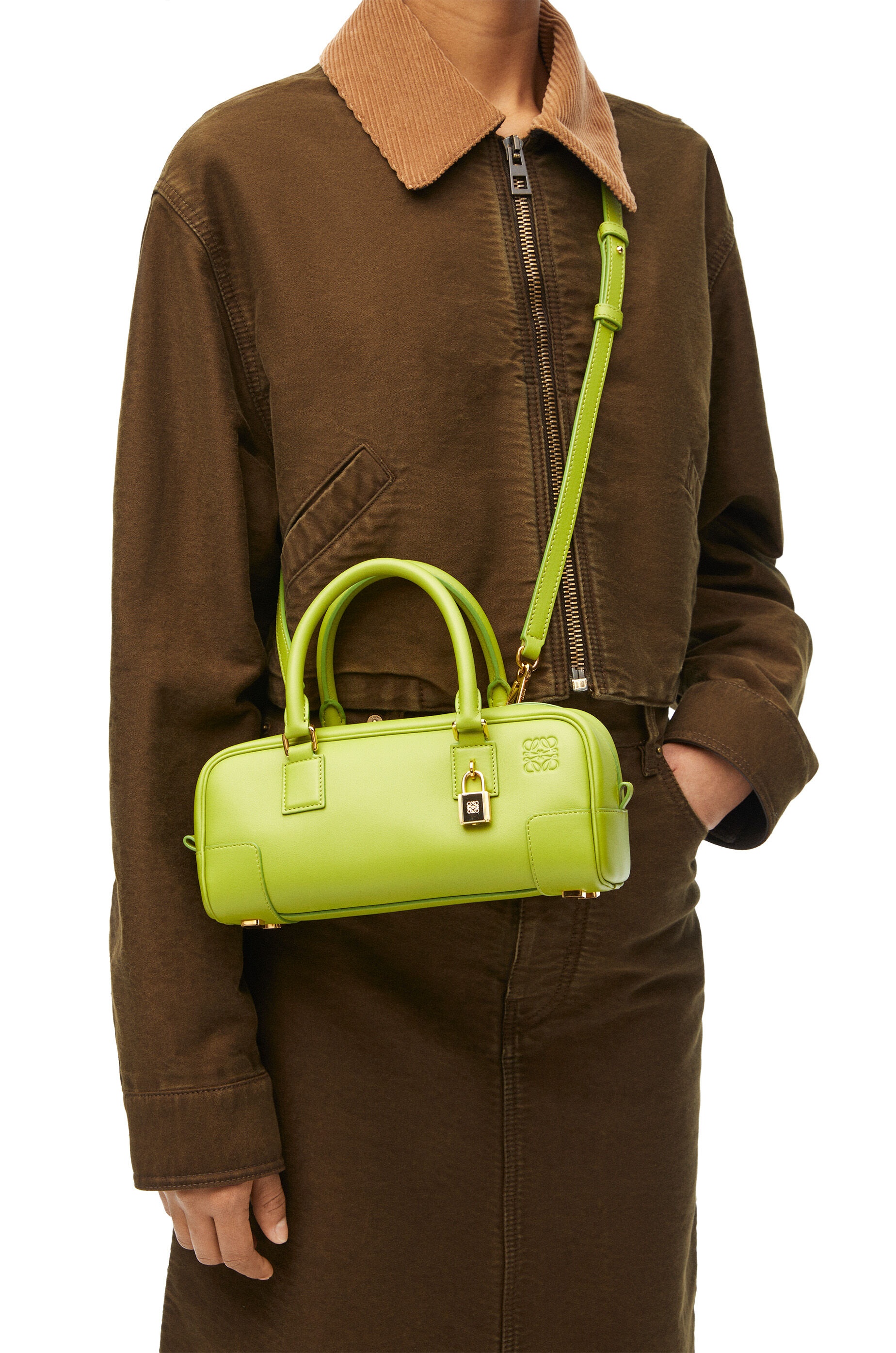 Loewe Amazona 23 Cropped bag in nappa calfskin | REVERSIBLE