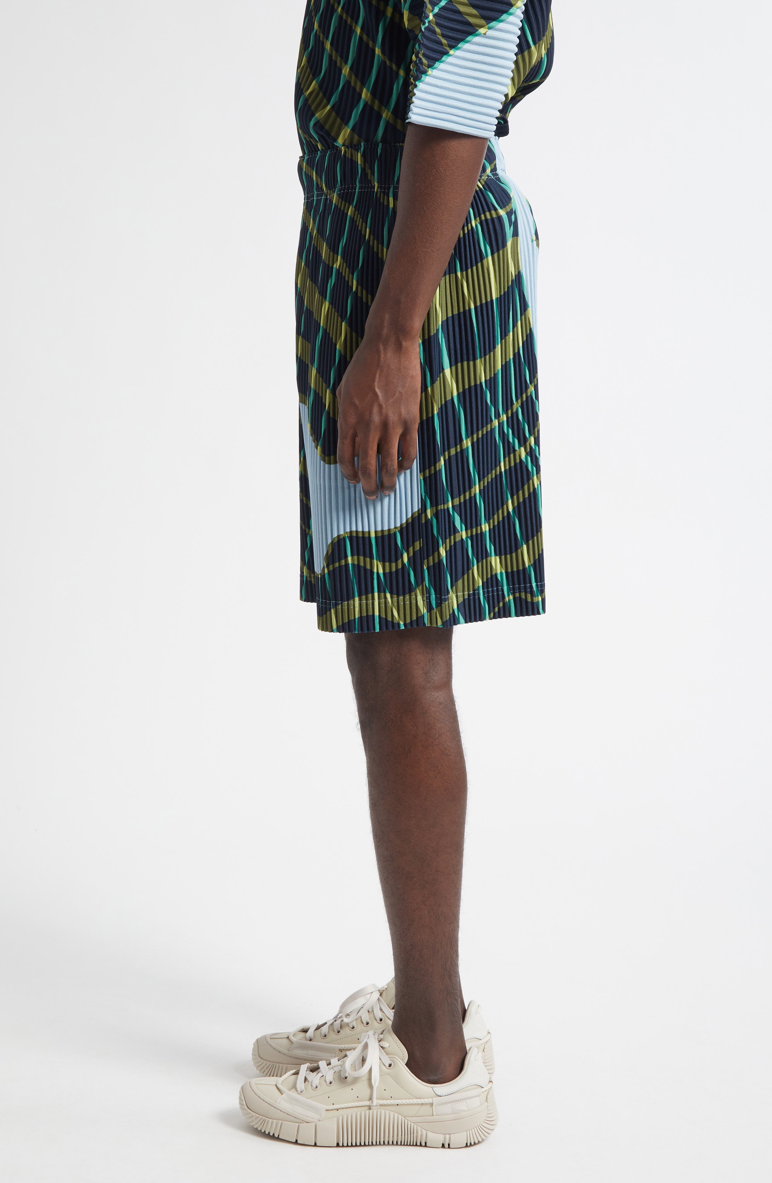 Homme Plissé Issey Miyake Windswept Plaid Pleated Shorts in Blue Gray at Nordstrom - 3