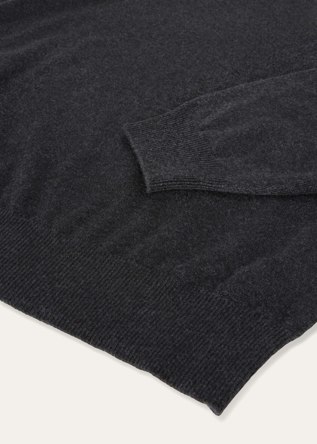 Classic V-Neck - 7