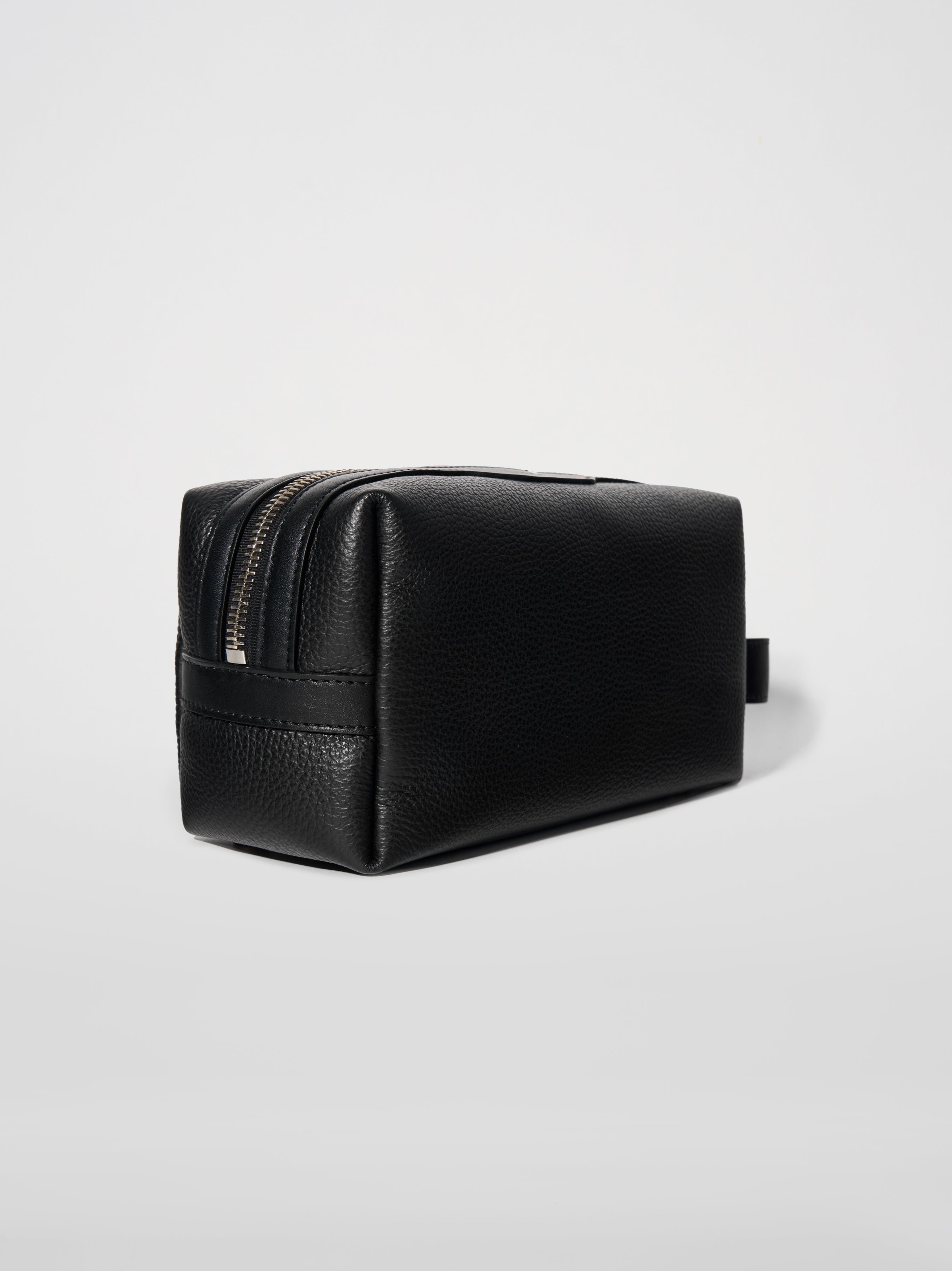 PEBBLED NAPPA DOPP KIT - 4