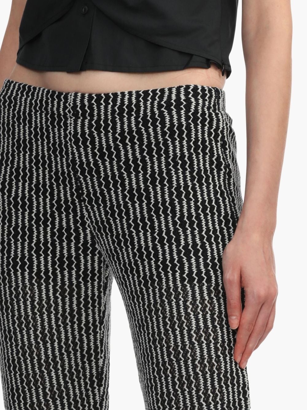 zigzag pattern slim-legged trousers - 5