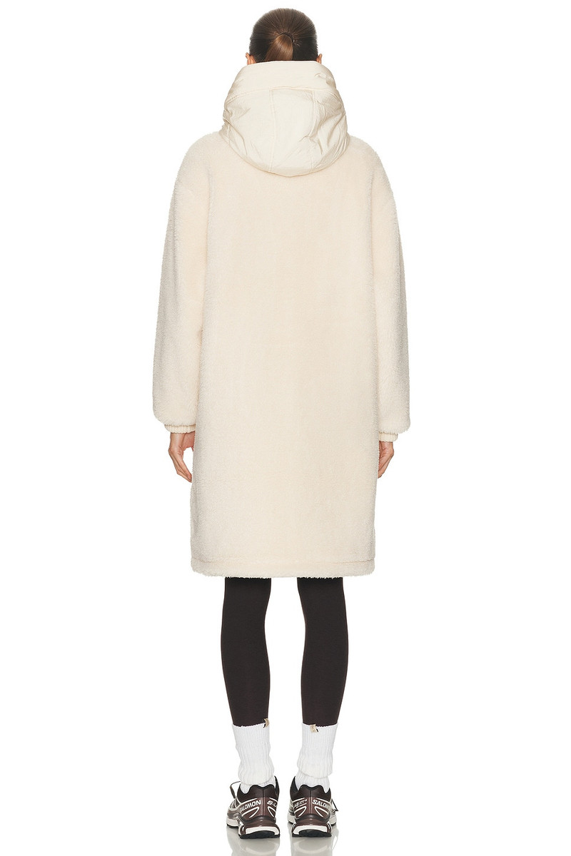 VARLEY Cyrus Reversible Coat outlook