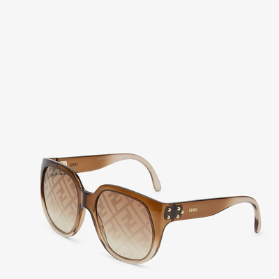 FENDI Gradient effect injection-moulded sunglasses with FF logo outlook