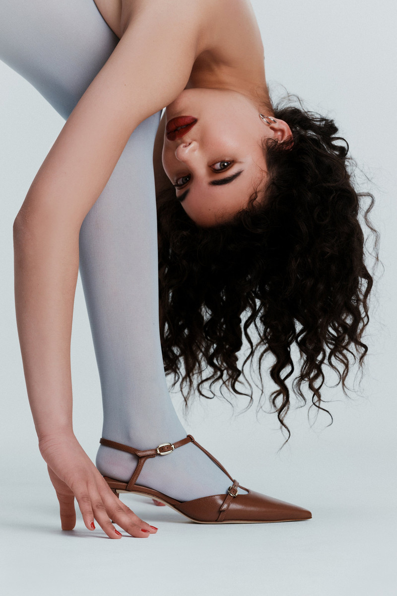 Larroudé Grace Pump In Caramel Leather outlook