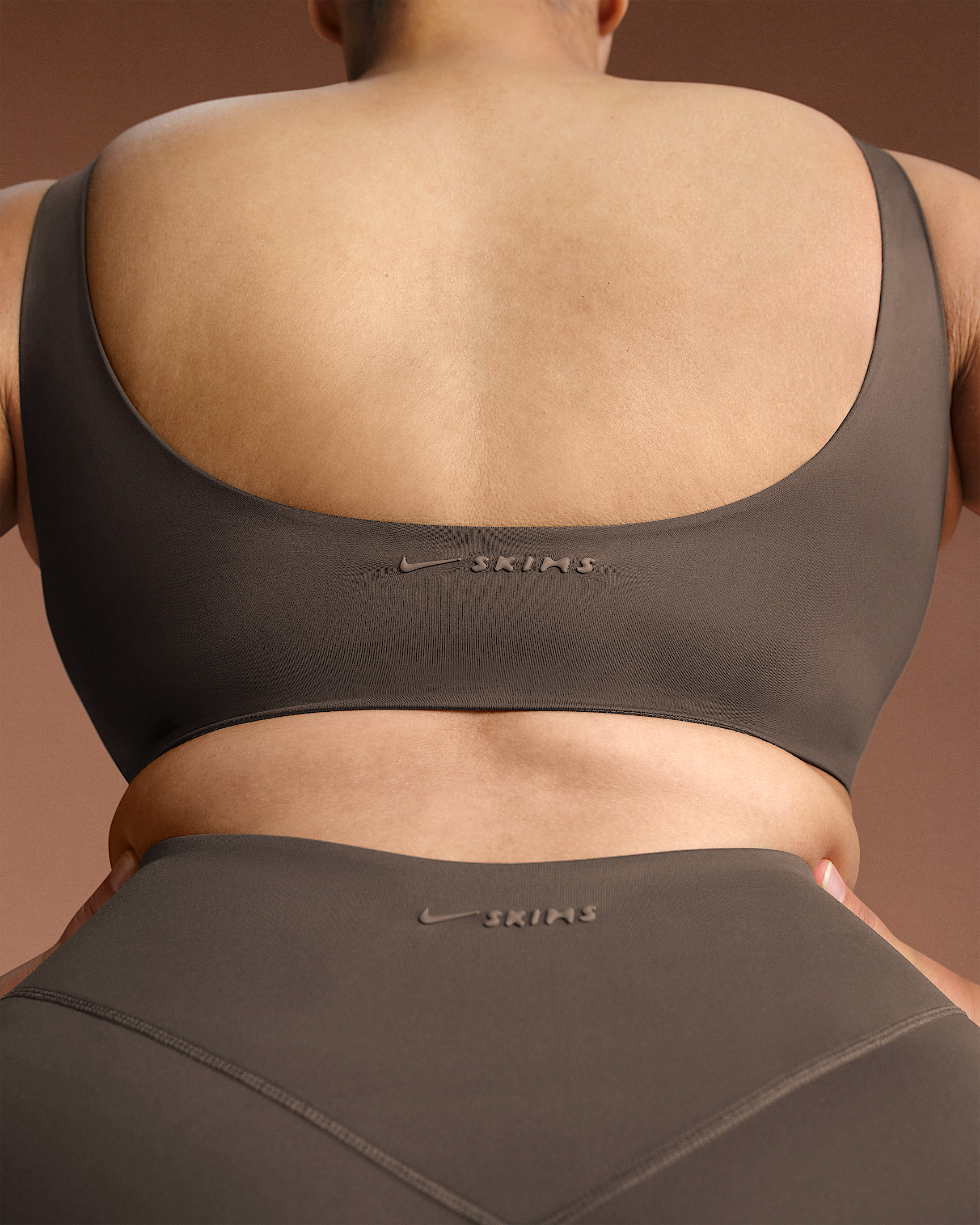 NikeSKIMS Matte Women's Scoop-Neck Bra - 10