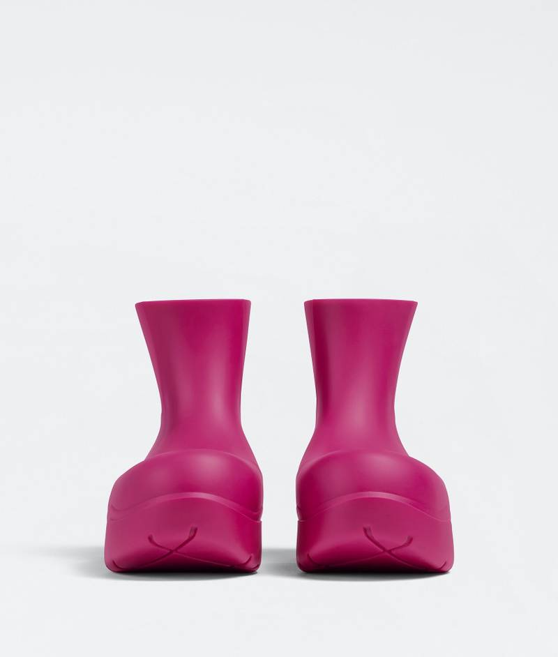 Bottega Veneta puddle outlook